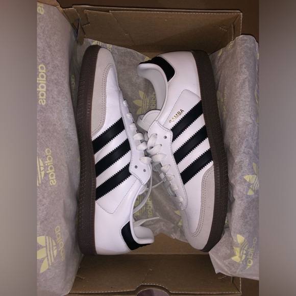 Women’s Adidas Samba OG - Picture 1 of 8